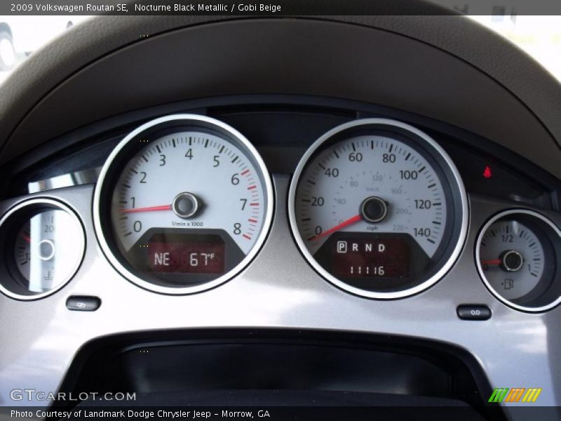 Nocturne Black Metallic / Gobi Beige 2009 Volkswagen Routan SE