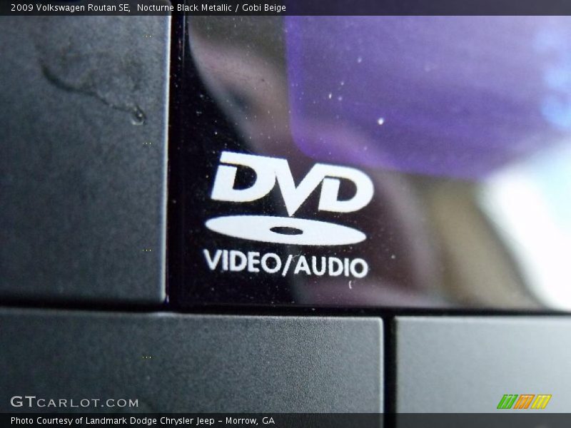 Nocturne Black Metallic / Gobi Beige 2009 Volkswagen Routan SE