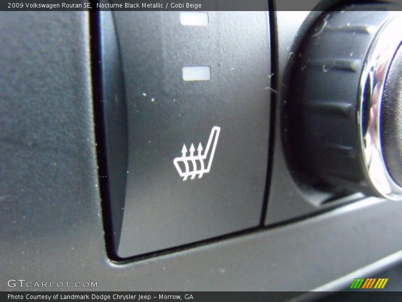 Nocturne Black Metallic / Gobi Beige 2009 Volkswagen Routan SE