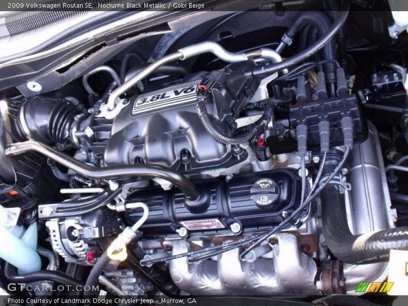 Nocturne Black Metallic / Gobi Beige 2009 Volkswagen Routan SE