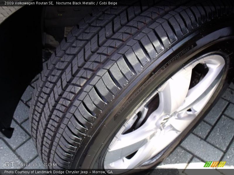 Nocturne Black Metallic / Gobi Beige 2009 Volkswagen Routan SE
