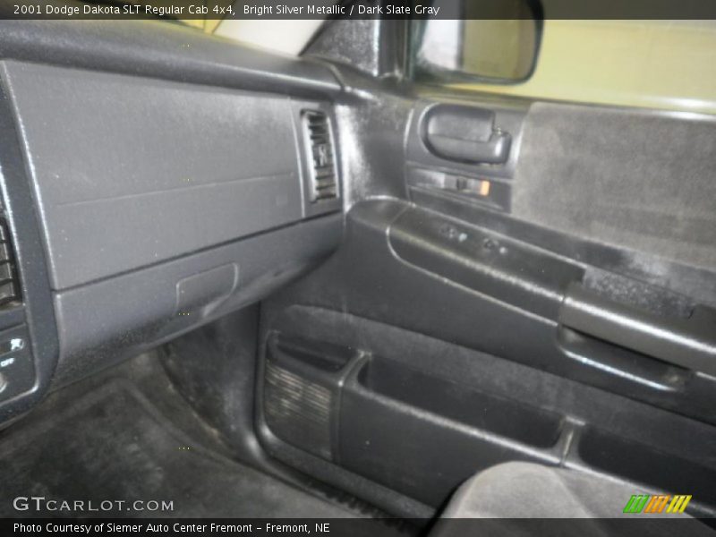 Bright Silver Metallic / Dark Slate Gray 2001 Dodge Dakota SLT Regular Cab 4x4