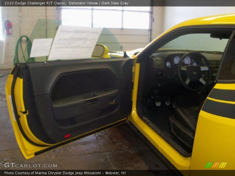 Detonator Yellow / Dark Slate Gray 2010 Dodge Challenger R/T Classic
