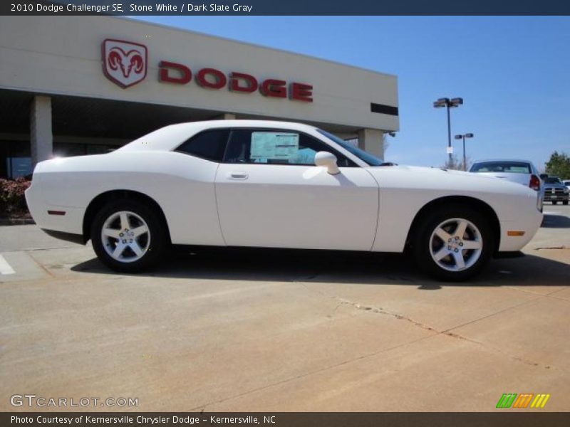 Stone White / Dark Slate Gray 2010 Dodge Challenger SE