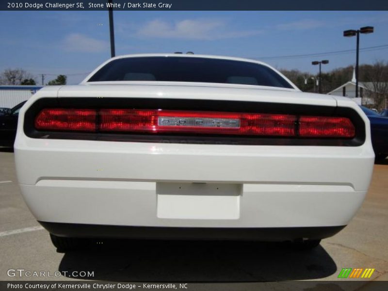 Stone White / Dark Slate Gray 2010 Dodge Challenger SE