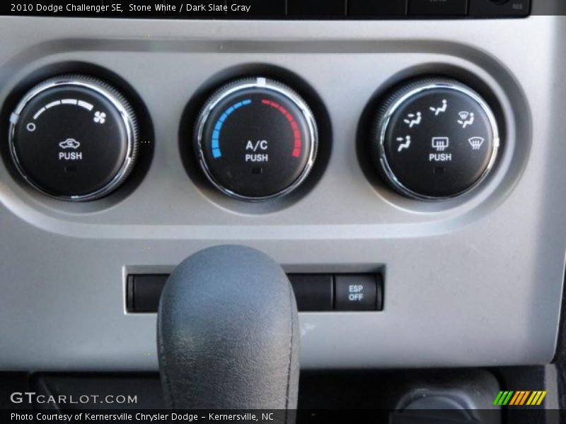 Stone White / Dark Slate Gray 2010 Dodge Challenger SE