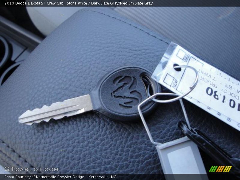 Stone White / Dark Slate Gray/Medium Slate Gray 2010 Dodge Dakota ST Crew Cab