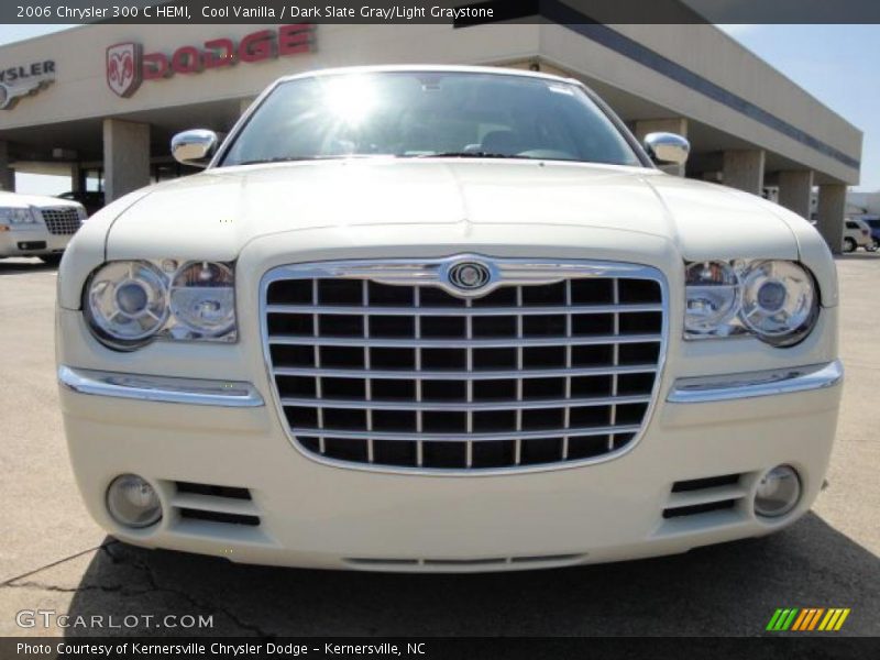 Cool Vanilla / Dark Slate Gray/Light Graystone 2006 Chrysler 300 C HEMI