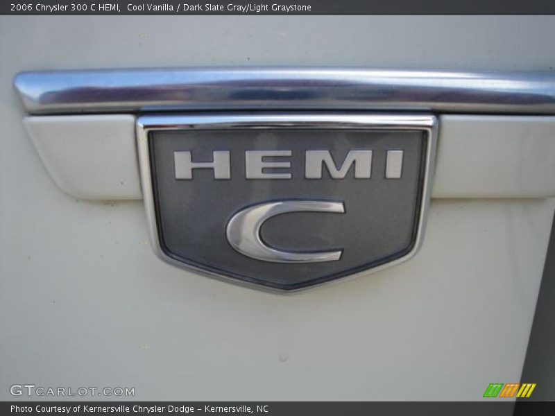 Cool Vanilla / Dark Slate Gray/Light Graystone 2006 Chrysler 300 C HEMI