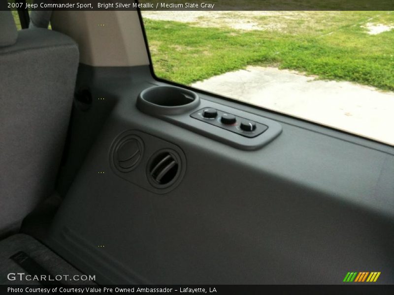 Bright Silver Metallic / Medium Slate Gray 2007 Jeep Commander Sport