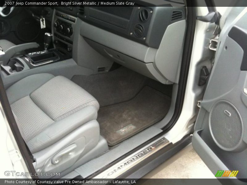 Bright Silver Metallic / Medium Slate Gray 2007 Jeep Commander Sport