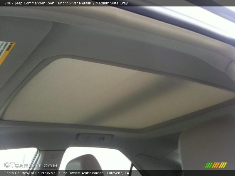 Bright Silver Metallic / Medium Slate Gray 2007 Jeep Commander Sport