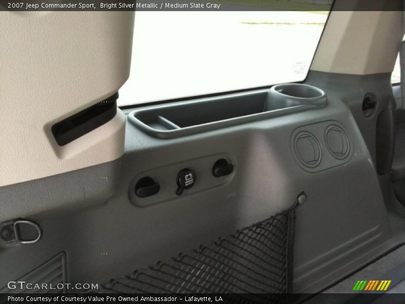 Bright Silver Metallic / Medium Slate Gray 2007 Jeep Commander Sport