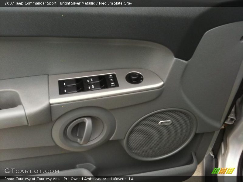 Bright Silver Metallic / Medium Slate Gray 2007 Jeep Commander Sport