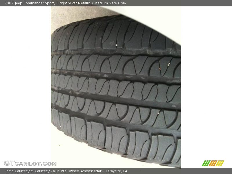 Bright Silver Metallic / Medium Slate Gray 2007 Jeep Commander Sport