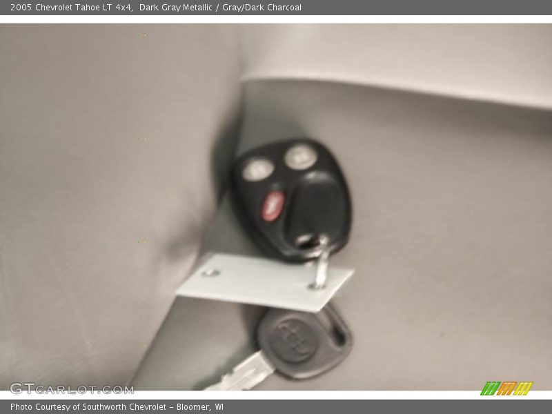 Dark Gray Metallic / Gray/Dark Charcoal 2005 Chevrolet Tahoe LT 4x4