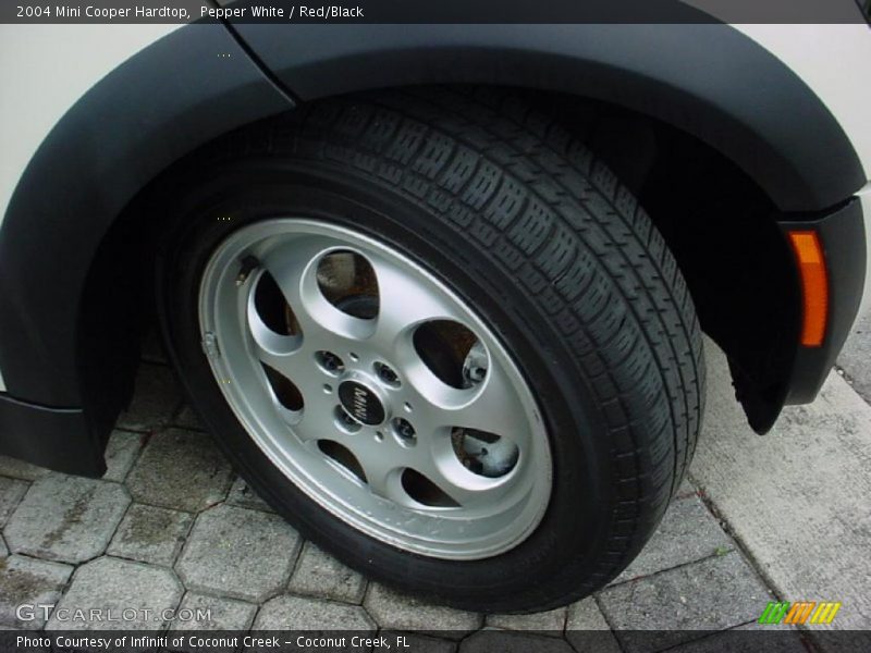 Pepper White / Red/Black 2004 Mini Cooper Hardtop