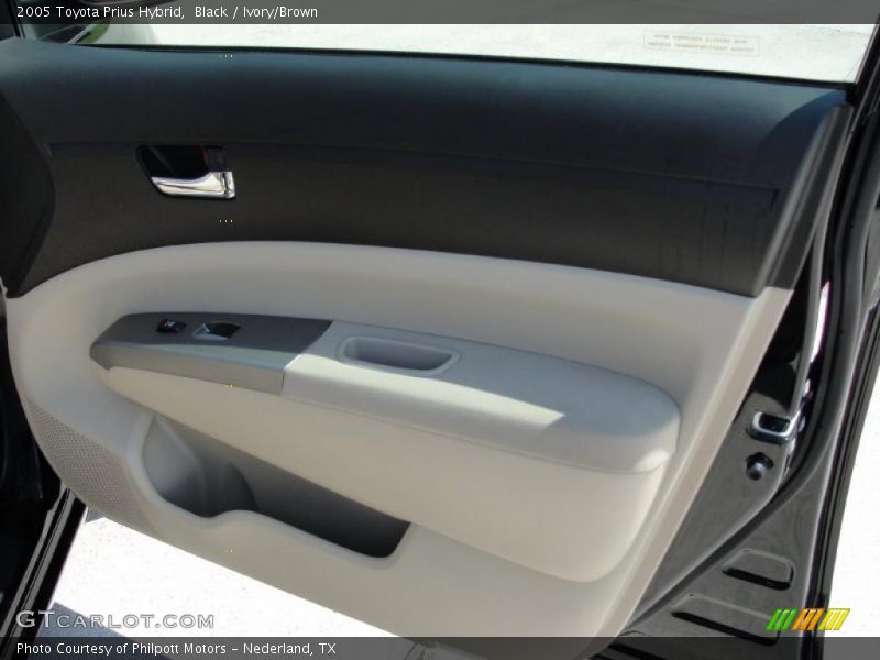 Black / Ivory/Brown 2005 Toyota Prius Hybrid
