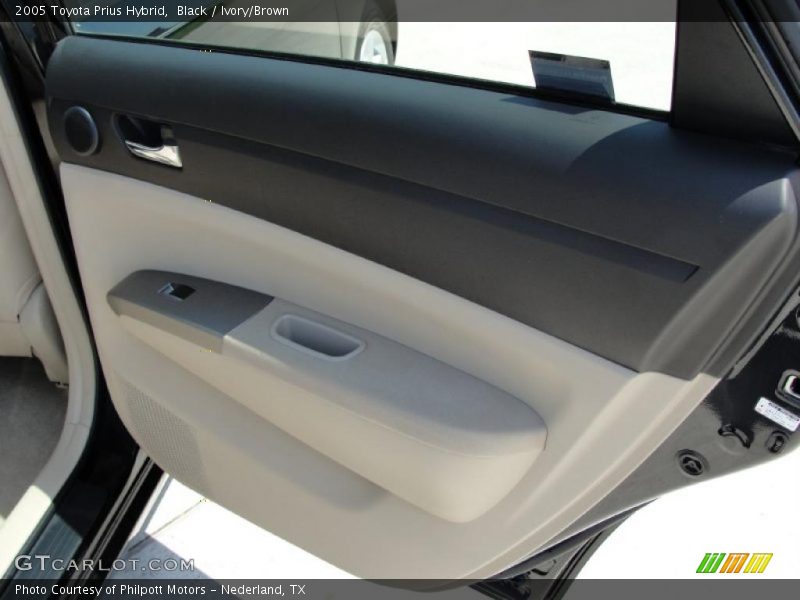 Black / Ivory/Brown 2005 Toyota Prius Hybrid