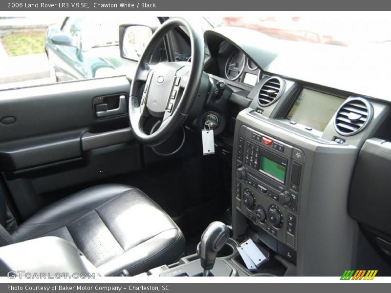Chawton White / Black 2006 Land Rover LR3 V8 SE