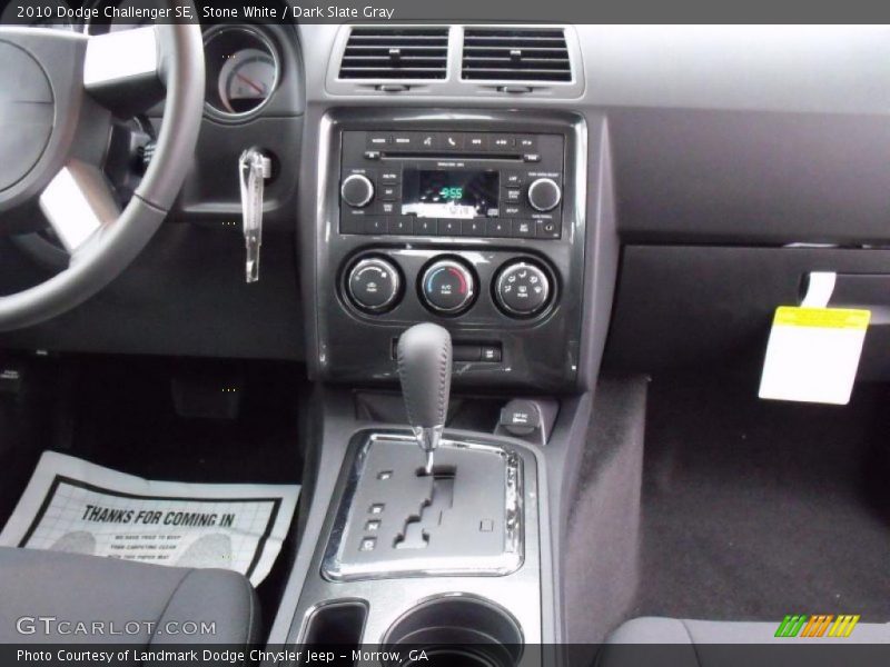 Stone White / Dark Slate Gray 2010 Dodge Challenger SE