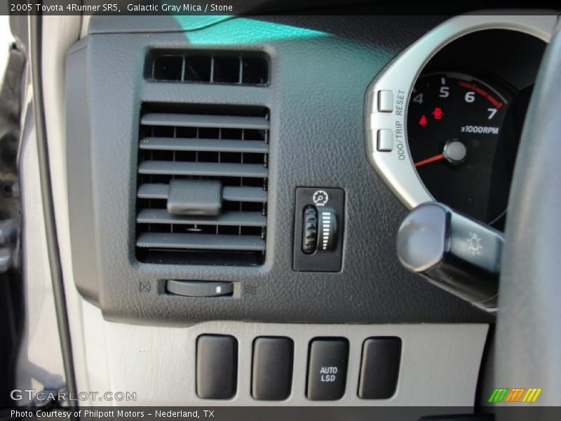 Galactic Gray Mica / Stone 2005 Toyota 4Runner SR5