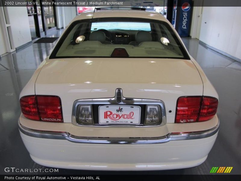 White Pearlescent Tricoat / Medium Parchment 2002 Lincoln LS V8