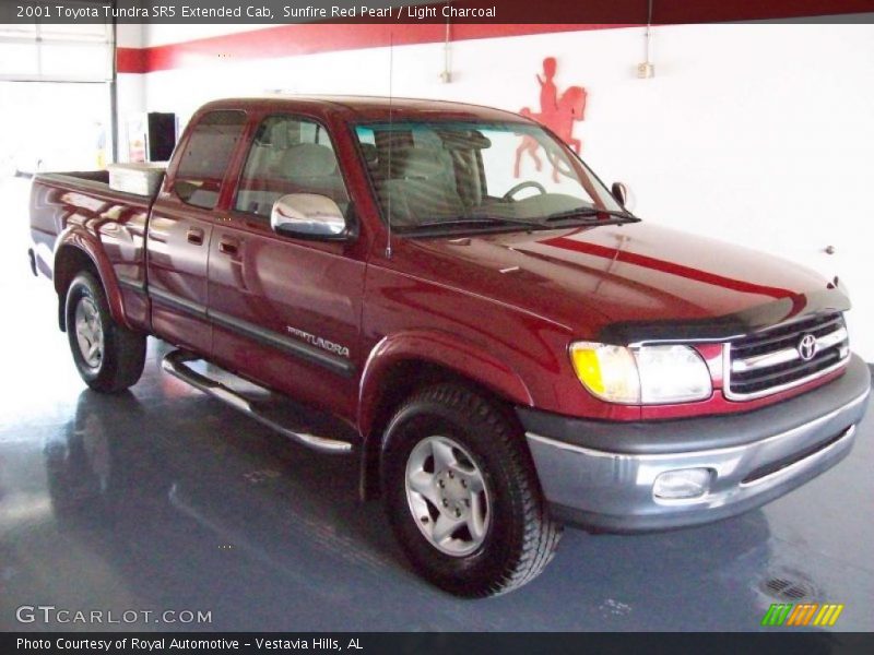 Sunfire Red Pearl / Light Charcoal 2001 Toyota Tundra SR5 Extended Cab