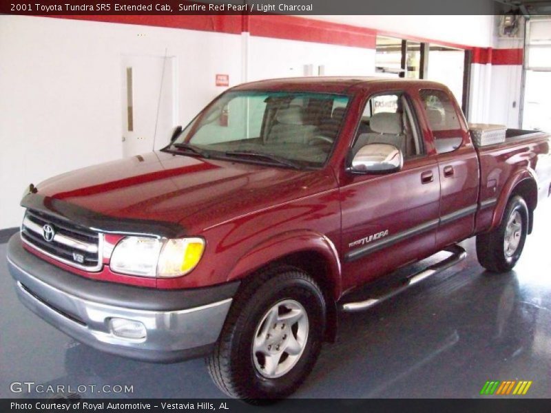 Sunfire Red Pearl / Light Charcoal 2001 Toyota Tundra SR5 Extended Cab