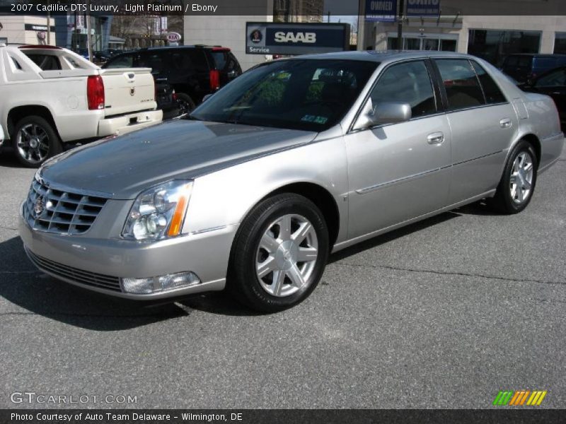 Light Platinum / Ebony 2007 Cadillac DTS Luxury