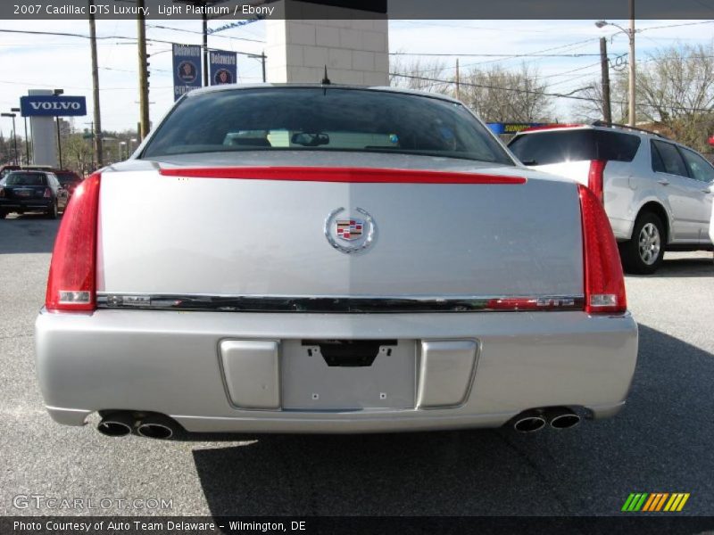 Light Platinum / Ebony 2007 Cadillac DTS Luxury