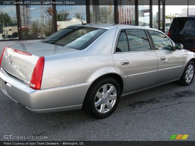 Light Platinum / Ebony 2007 Cadillac DTS Luxury