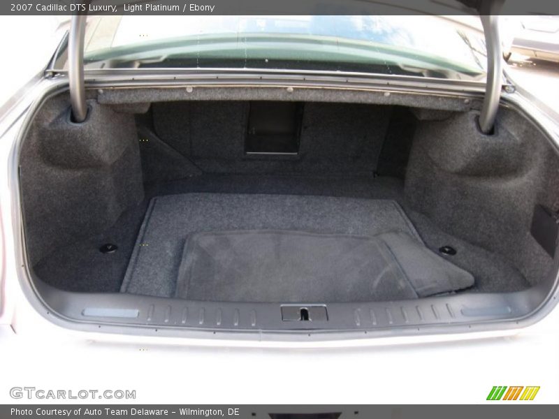 Light Platinum / Ebony 2007 Cadillac DTS Luxury