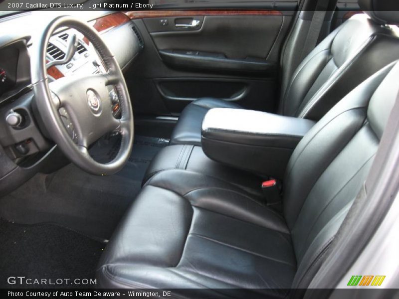 Light Platinum / Ebony 2007 Cadillac DTS Luxury