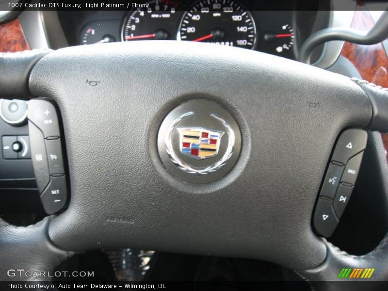 Light Platinum / Ebony 2007 Cadillac DTS Luxury