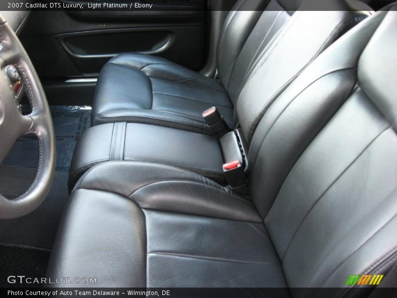 Light Platinum / Ebony 2007 Cadillac DTS Luxury