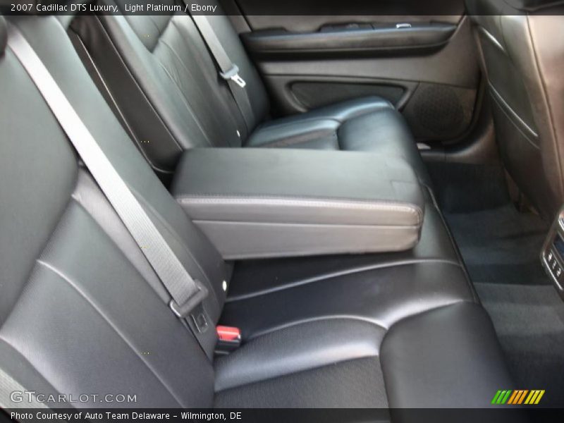 Light Platinum / Ebony 2007 Cadillac DTS Luxury