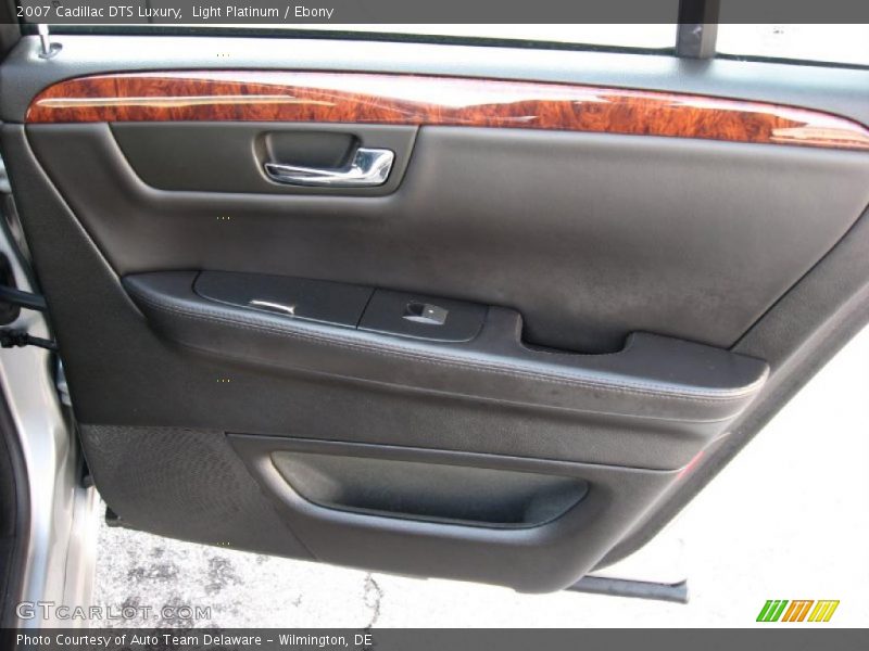 Light Platinum / Ebony 2007 Cadillac DTS Luxury