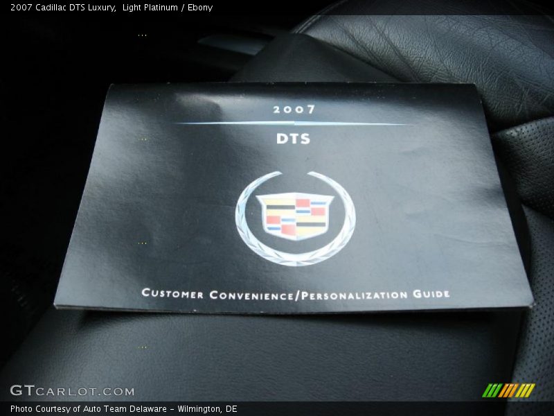 Light Platinum / Ebony 2007 Cadillac DTS Luxury