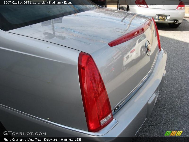 Light Platinum / Ebony 2007 Cadillac DTS Luxury