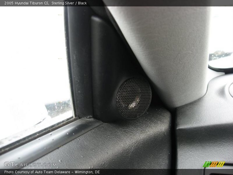 Sterling Silver / Black 2005 Hyundai Tiburon GS
