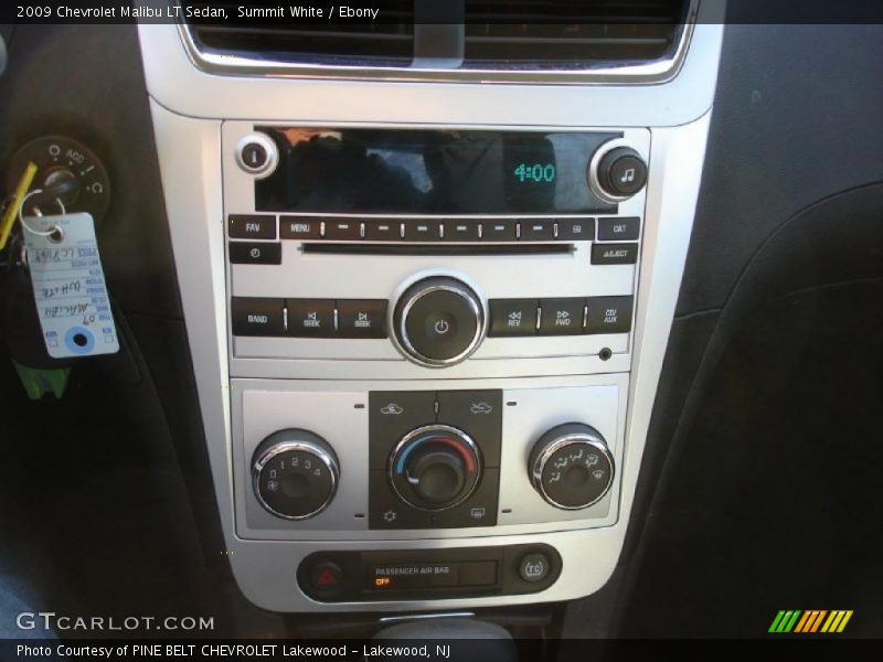 Summit White / Ebony 2009 Chevrolet Malibu LT Sedan