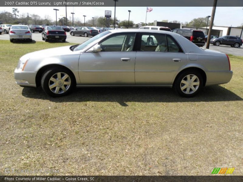 Light Platinum / Shale/Cocoa 2007 Cadillac DTS Luxury