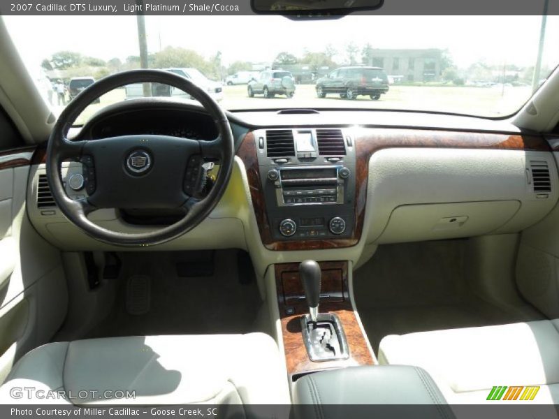 Light Platinum / Shale/Cocoa 2007 Cadillac DTS Luxury