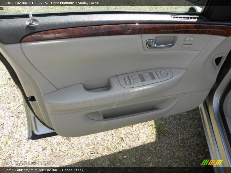Light Platinum / Shale/Cocoa 2007 Cadillac DTS Luxury