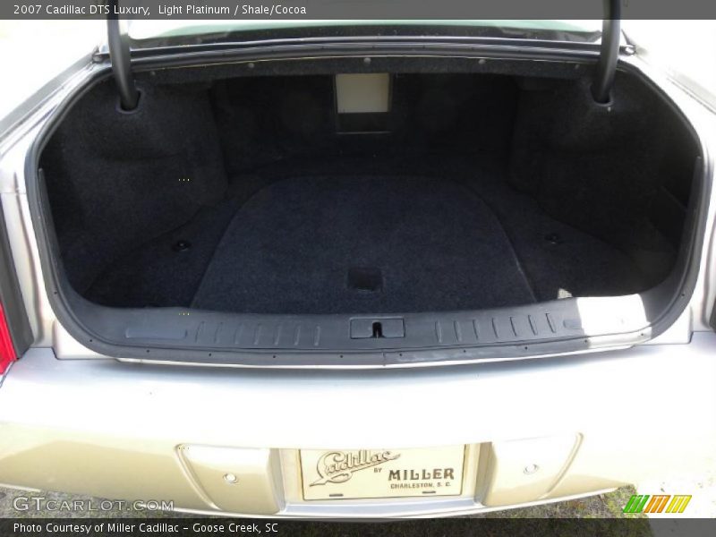 Light Platinum / Shale/Cocoa 2007 Cadillac DTS Luxury