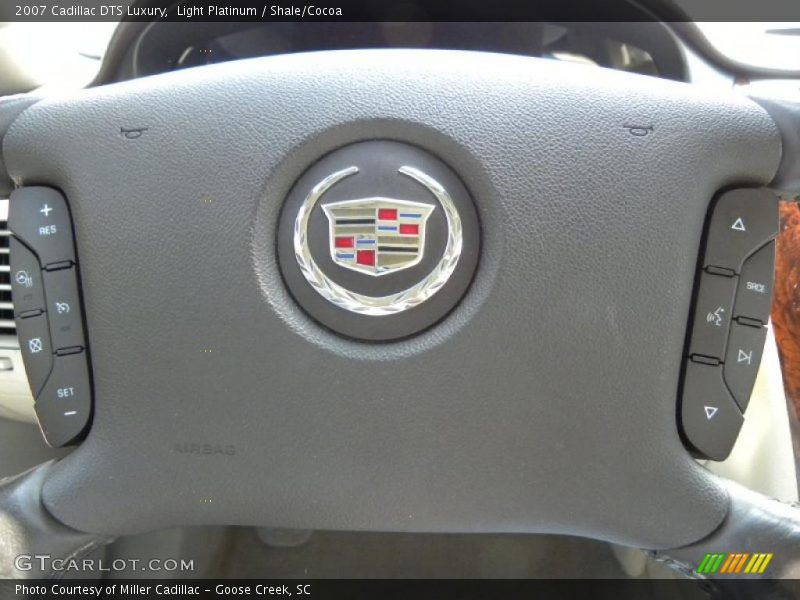 Light Platinum / Shale/Cocoa 2007 Cadillac DTS Luxury