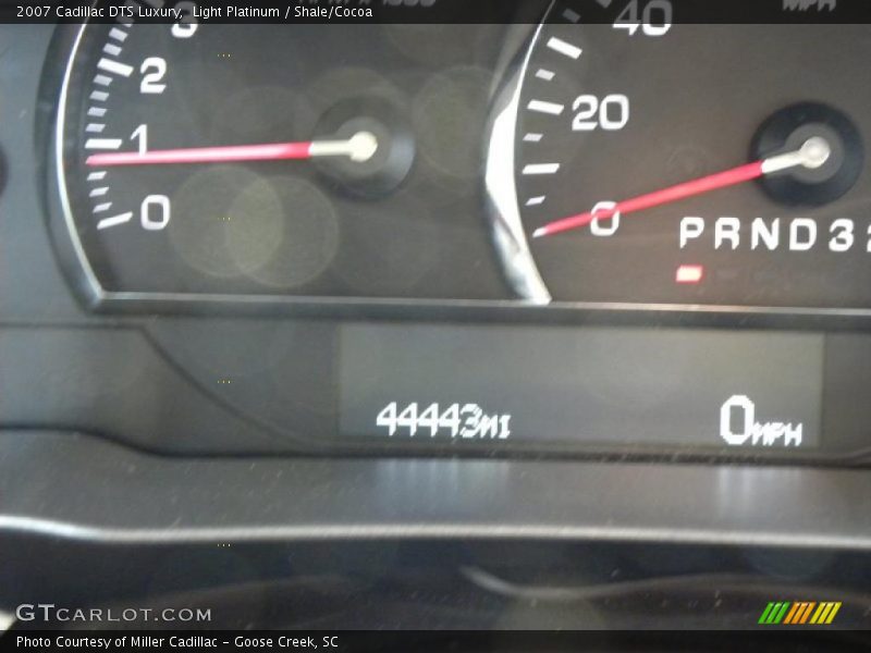 Light Platinum / Shale/Cocoa 2007 Cadillac DTS Luxury