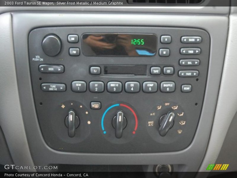 Silver Frost Metallic / Medium Graphite 2003 Ford Taurus SE Wagon