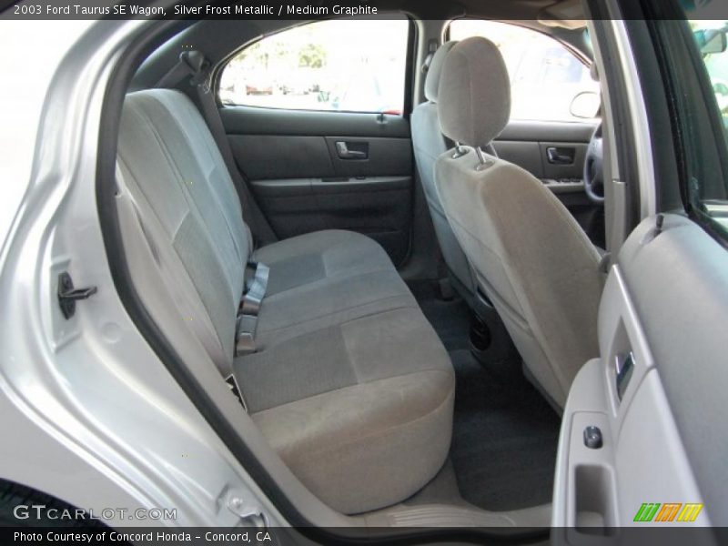 Silver Frost Metallic / Medium Graphite 2003 Ford Taurus SE Wagon